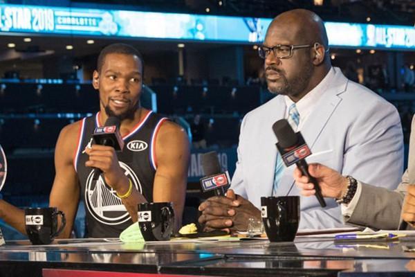 他虽然出场 他虽然出场